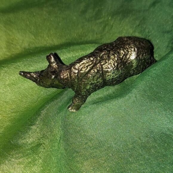 Duratex Rhinoceros Vintage Charm Pendant - Picture 4 of 15